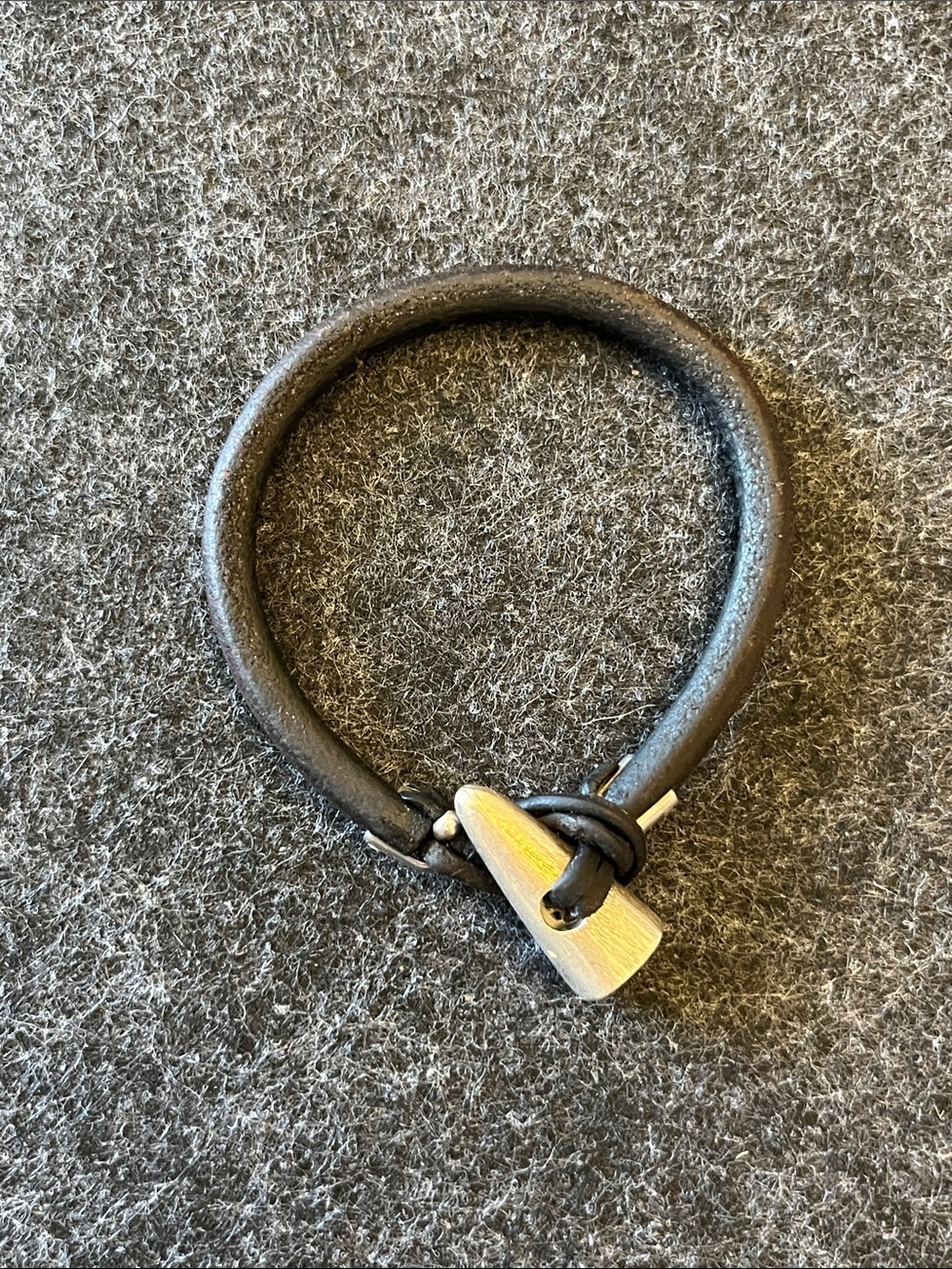 SILVER HORN LEATHER BRACELET